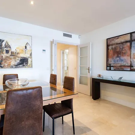 Canas In The Golden Mile With Private Parking, Perfect Location!