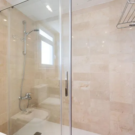 Canas In The Golden Mile With Private Parking, Perfect Location! Apartment *