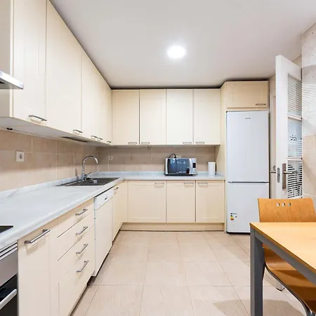 Canas In The Golden Mile With Private Parking, Perfect Location!