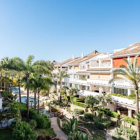 Canas In The Golden Mile With Private Parking, Perfect Location! Apartment