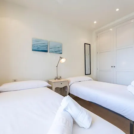 Canas In The Golden Mile With Private Parking, Perfect Location!