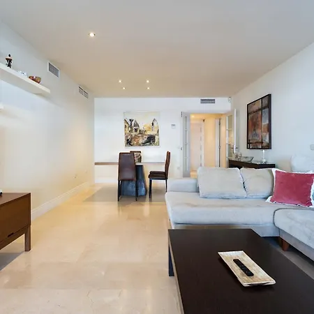 Canas In The Golden Mile With Private Parking, Perfect Location!