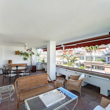 Canas In The Golden Mile With Private Parking, Perfect Location!